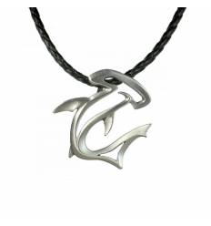 Pendentif requin marteau stylisé sur cordon